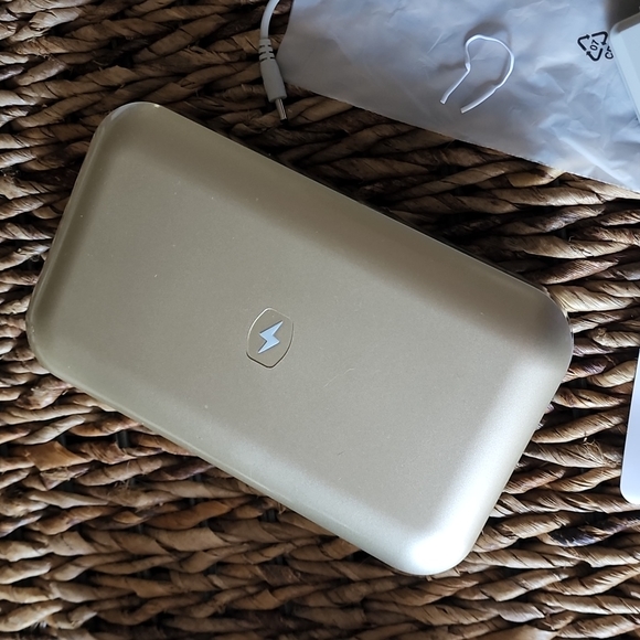 PHONESOAP phone and small tech sanitizer. Near New. - Picture 14 of 15